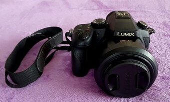 PANASONIC Lumix DMC-FZ1000 + blesk blesk mecablitz 52 af-1 d