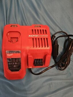 Rychlonabíječka Milwaukee