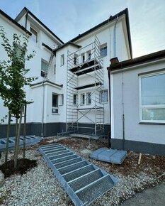 Půjčovna / Pronájem pojizdné lešení