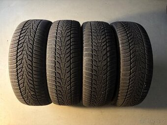 Zimní pneu Hankook 235/60R17