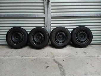 ZIMNÍ PNEU + DISKY 14" 165/70 R14.. Renault TWINGO