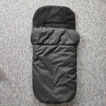 Teplý jednobarevný černý zimní fusak