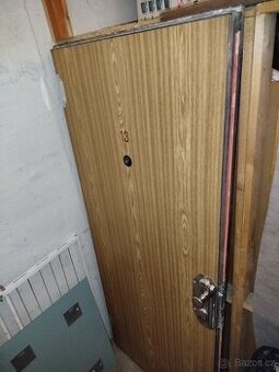 Prodám vstupní dveře, pravé
