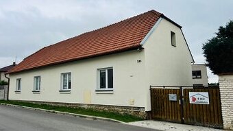 Nabízíme k prodeji zrekonstruovaný dům v Pacově - 1