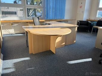 Kancelářský stůl