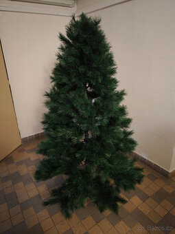 Umělý vanoční stromek
