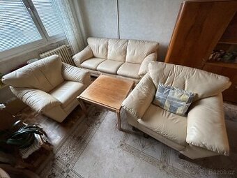 Sedací souprava italská kožená v pěkném stavu