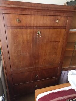 Starožitný sekretář