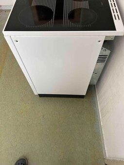 ELEKTRICKÝ SPORÁK - 1