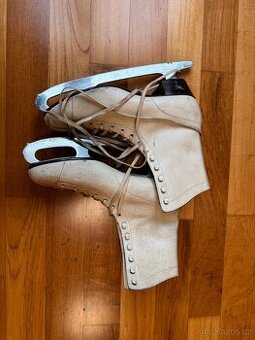 Dámské krasobruslařské brusle