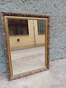 Zrcadlo v rámu - zlatisté zdobené