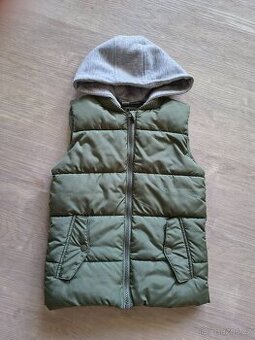 Chlapecká vesta vel.128 Takko