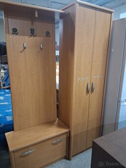 Stěna do předsíně lamino třešeň