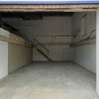 Garáž/skladový prostor v Říční ulici v Lounech