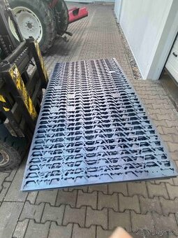 Vypálené plechy na plot