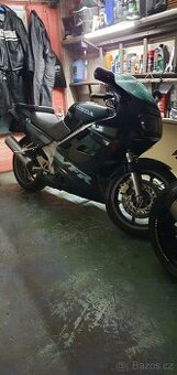 Honda vfr 750 f rc36