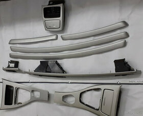 BMW e90 / e91 / e92 - Stříbrný interierový dekor - 1