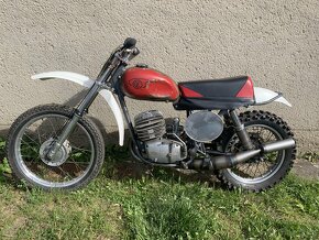 ČZ 250 MOTOCROSS - 1