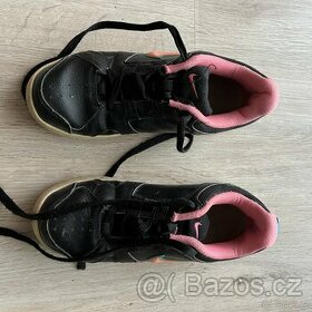 Dívčí tenisky Nike velikosti 35,5 - 1