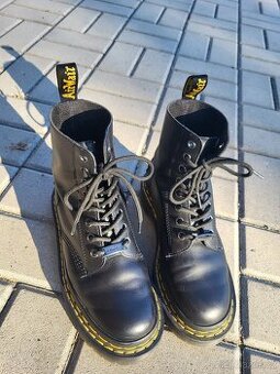 Dr. Martens vel. 38 – skoro nenošené