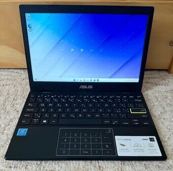 ASUS E210M
