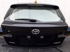 Toyota Avensis T27 zadní dveře