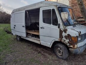 Mercedes-Benz 208D