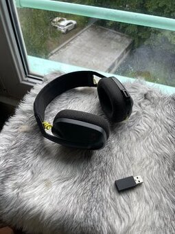 Herní sluchátka Logitec g435