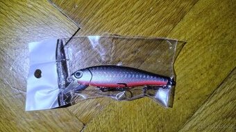 Wobler 8 cm – , černo-červený lesklý design.