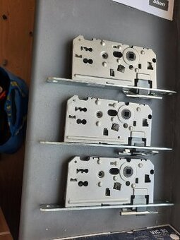 3xzadlabaci zámek, BB rozteč 72 mm