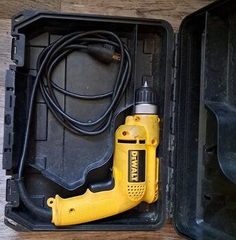 Elektrická přímočará pila Black&Decker, Vrtačka DeWalt