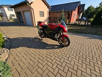Aprilia Tuono 1000R vč. přepákování a jiných doplňků