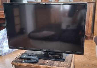 Televize Samsung 82 cm+Set-top box.