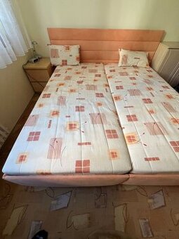 Polohovací dvoulůžková postel