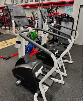 Profi Stepper LIFE FITNESS 95 SI - bílý - Zánovní - top stav