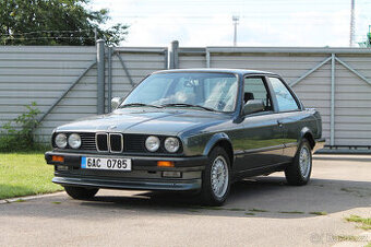 1987 BMW 325e Coupé, automat. Velmi pěkný orig. stav.