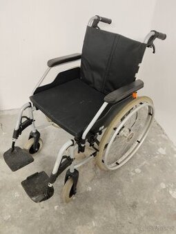 Mechanický invalidní vozík