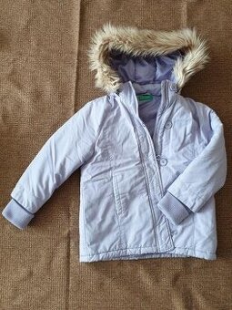 Dívčí zimní bunda s kapucou BENETTON v. 140