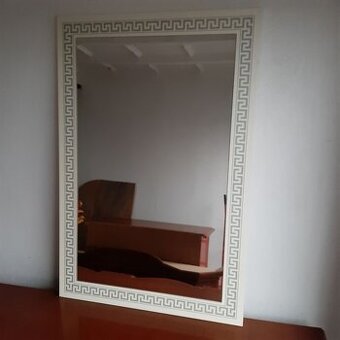 Zrcadlo z pevného silného plastu - pěkný stav