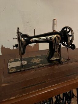 šicí stroj značky Minerva
