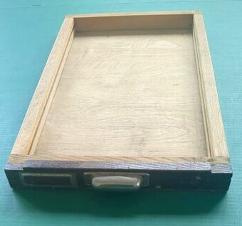 KNIHAŘSKÝ ŠUPLÍK / ZÁSOBNÍK / NA PÍSMO / 1