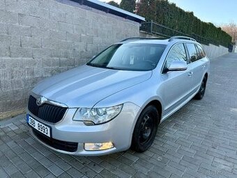 Škoda Superb Combi 2.0 TDI 125kw 11/2011 / NAVI