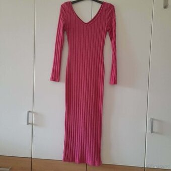 Lehké úpletové šaty