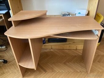 Pracovní stůl