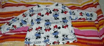 Oblečení pro holčičku.