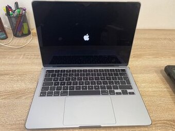 Apple MacBook Air 13,6" (2025) / M4 / 16GB / 256GB / blanky