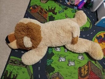 Velký plyšový lev