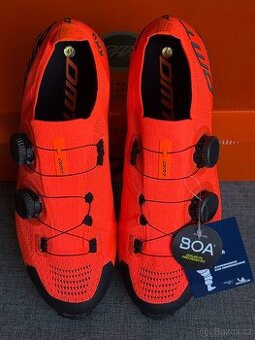 DMT KM0 (Coral/Black), velikost EU 41