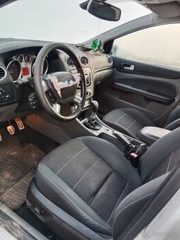 Loketní opěrka na ford focus II facelift