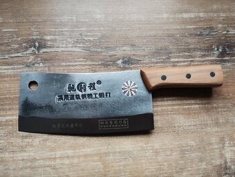 japonský ručně dělaný sekáček na maso